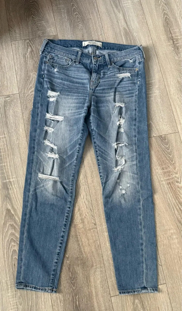 Abercrombie & Fitch Jeans - Image 1
