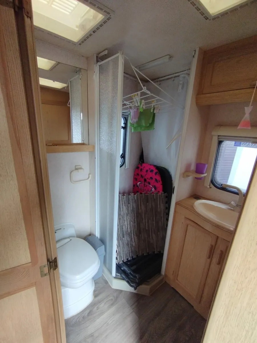 Caravan - Image 4