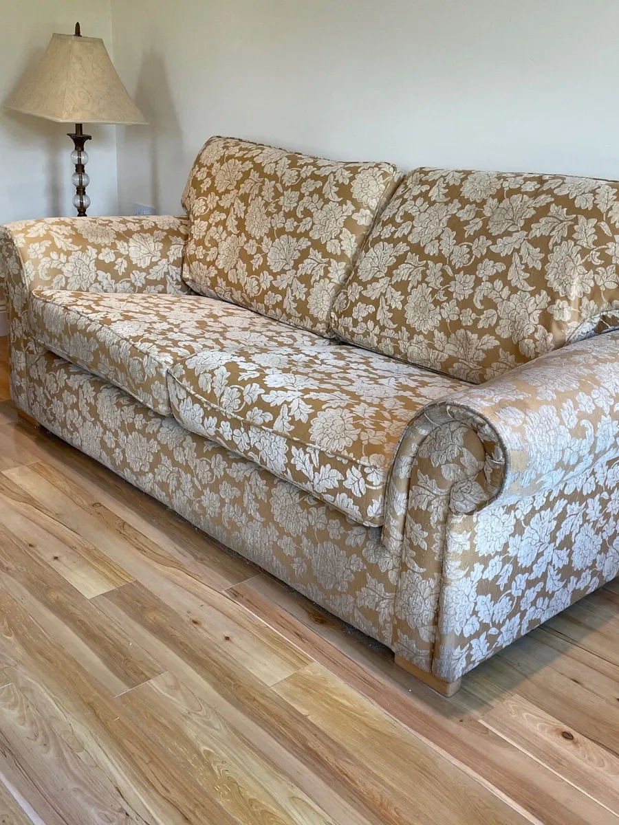 Sofa and arm chair - Image 4