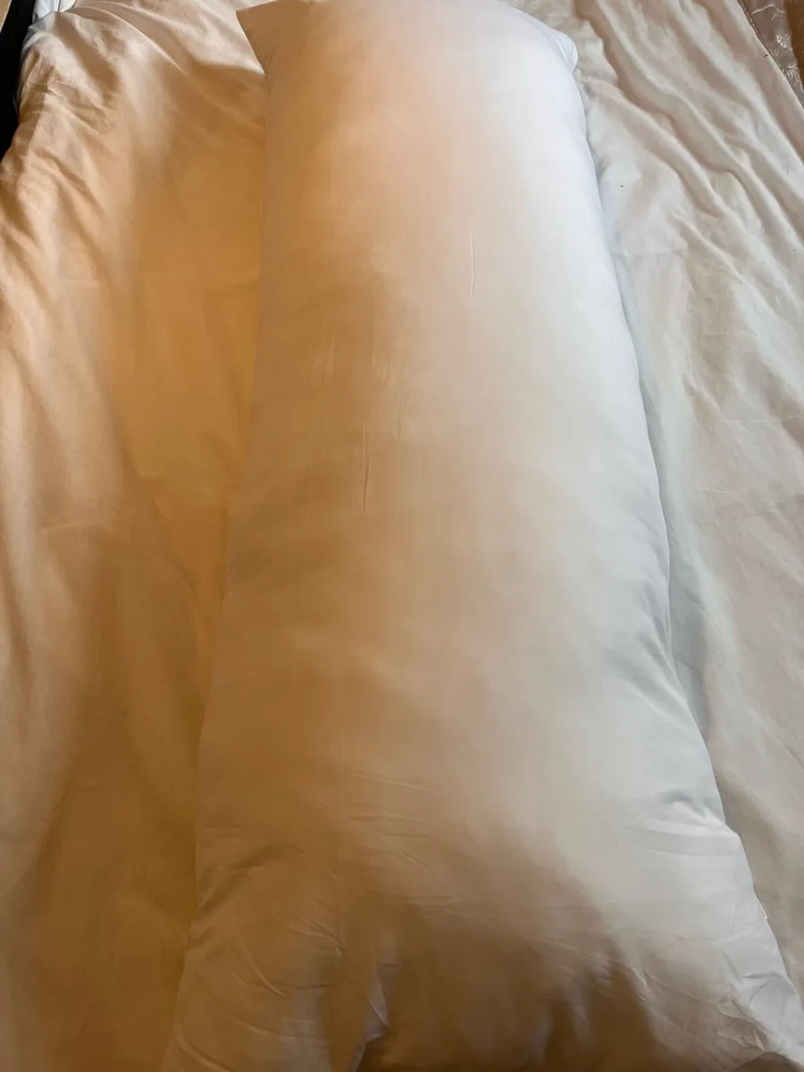 New Body pillow/ Pregnancy Pillow - Image 1