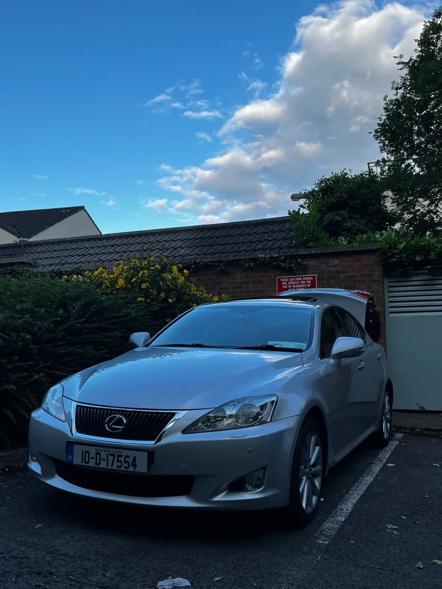 Lexus IS 2010 - Image 1