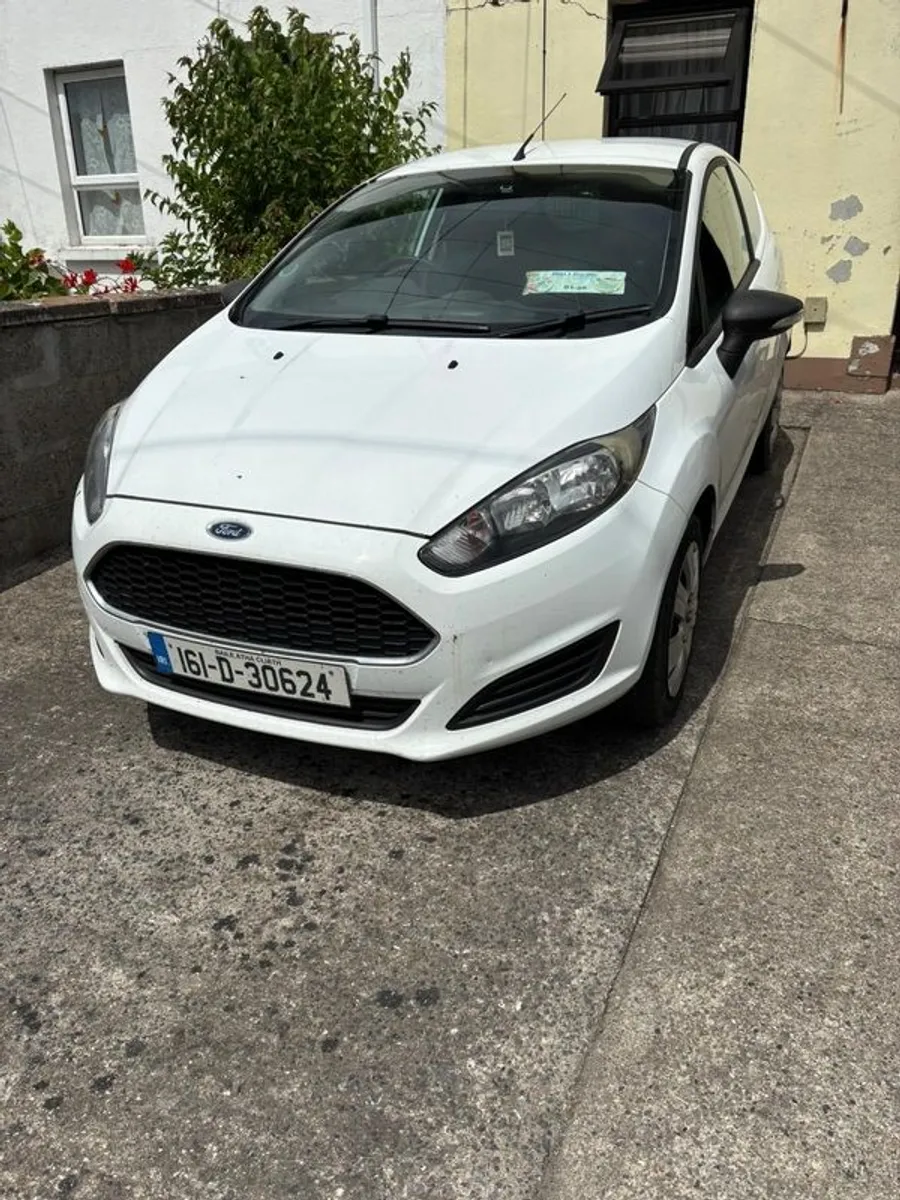 2016 Ford Fiesta van - Image 3