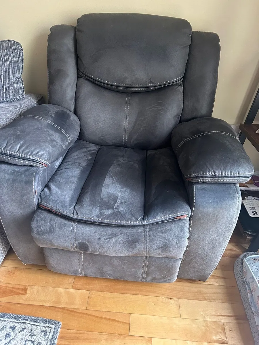 Chair reclining - Image 2