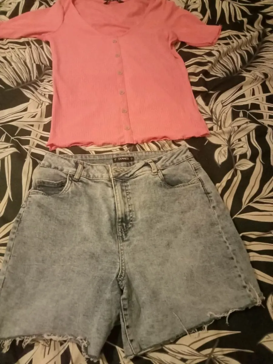 Ladies shorts and top set size 8 - Image 1