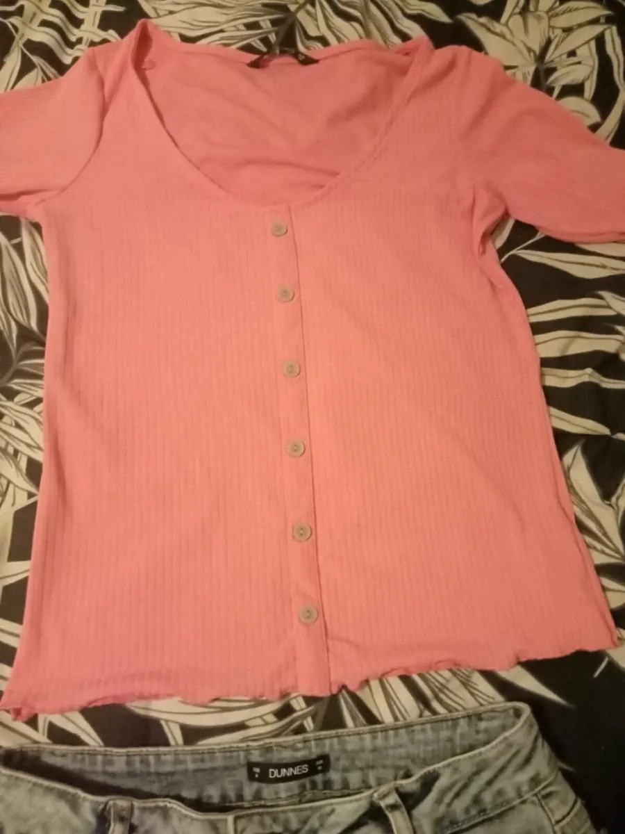 Ladies shorts and top set size 8 - Image 2