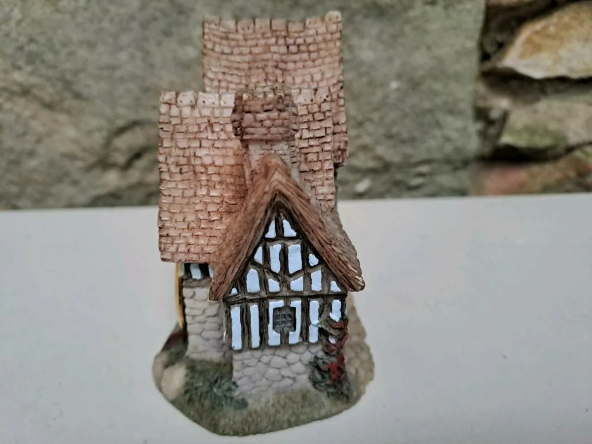 Vintage W Widdop clock tudor house - Image 3