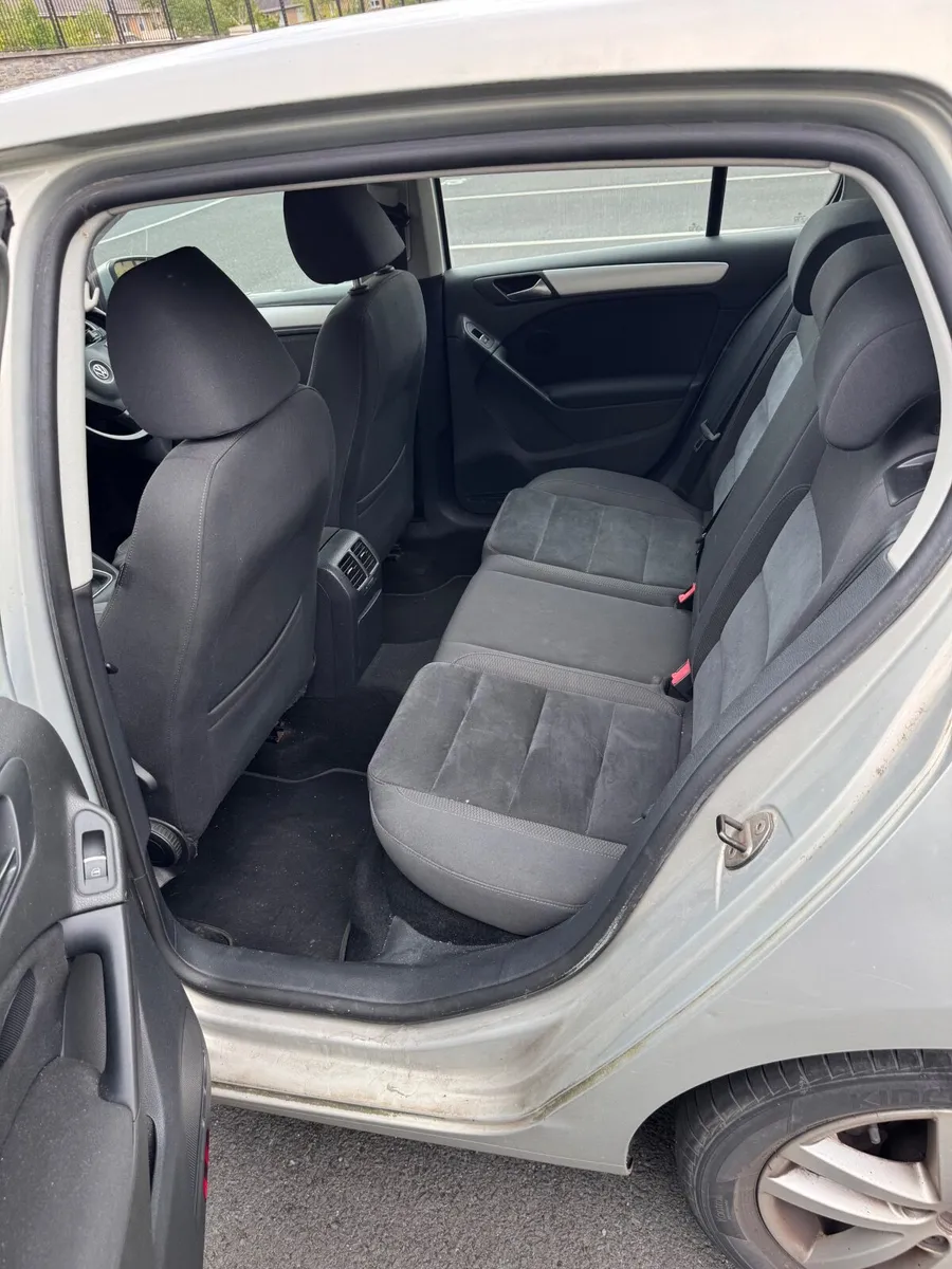 Volkswagen Golf 2011 - Image 4