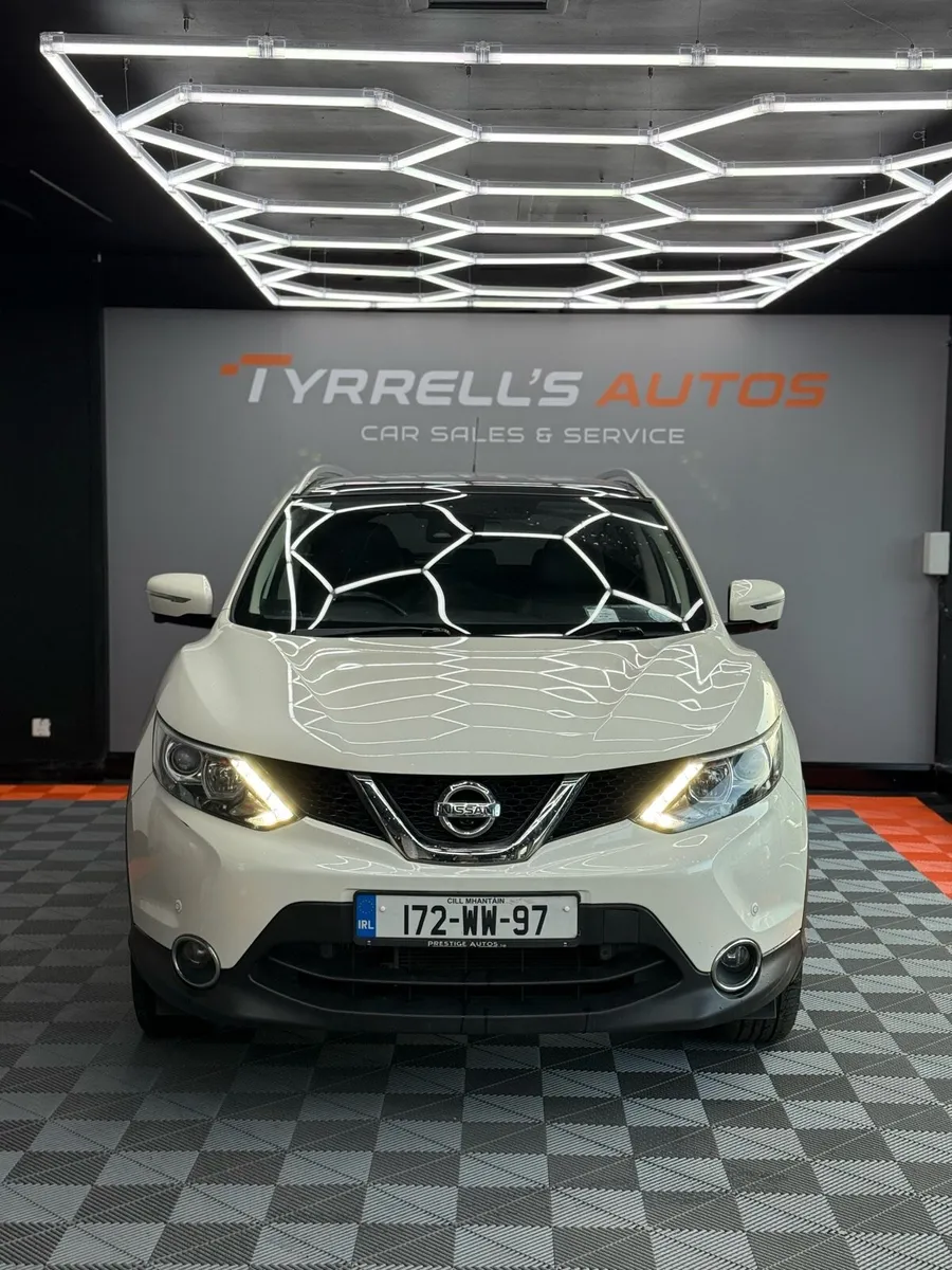 Nissan Qashqai 1.2 SV Premium "6MTHS WARRANTY"2017 - Image 2