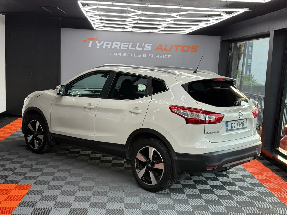 Nissan Qashqai 1.2 SV Premium "6MTHS WARRANTY"2017 - Image 4