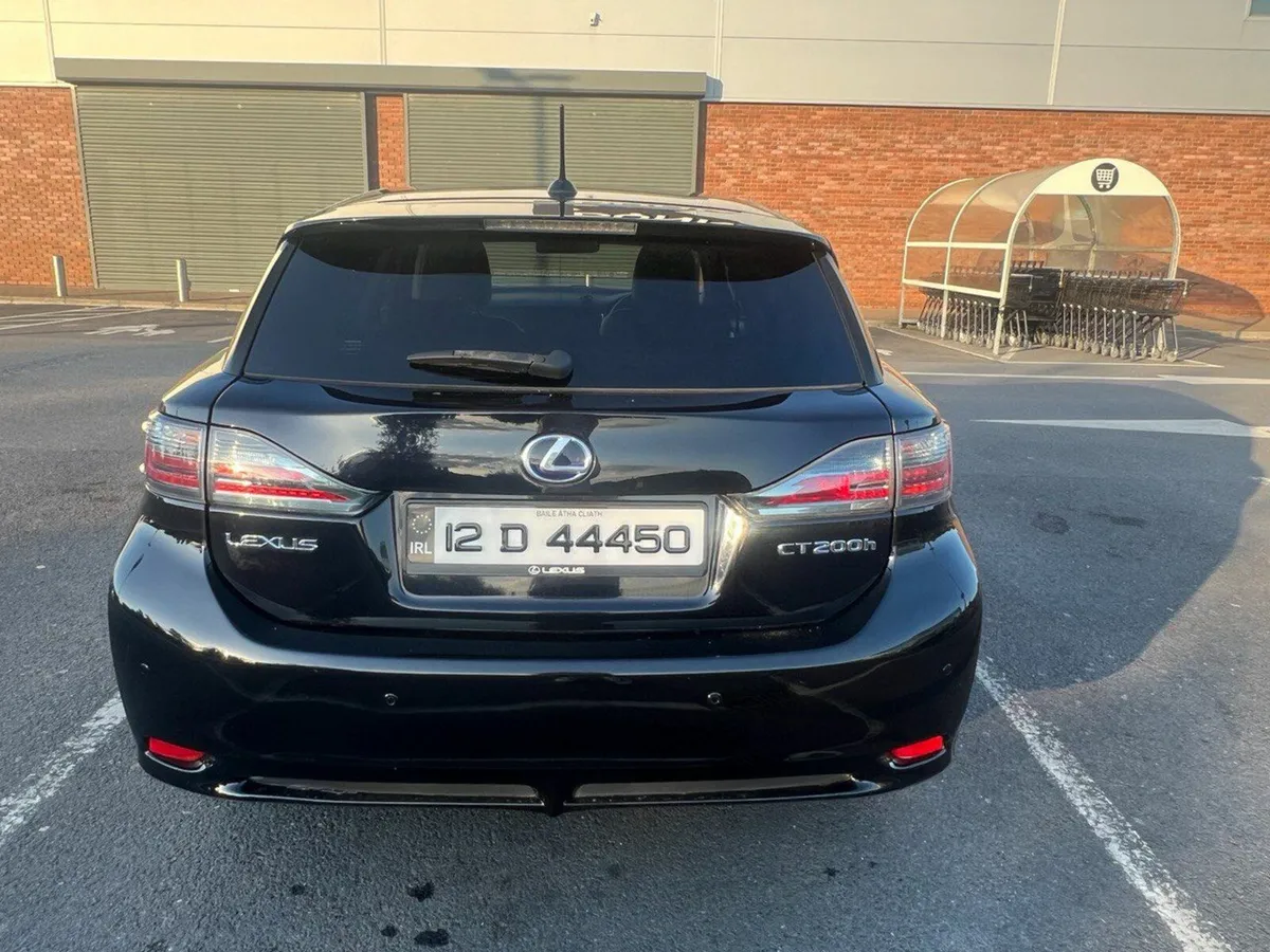 Lexus CT 2012 - Image 2