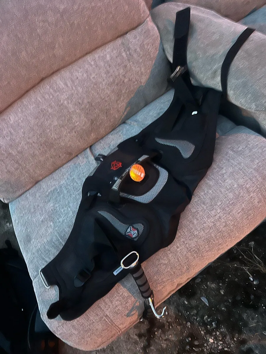 Kite surfing equipment - Image 3