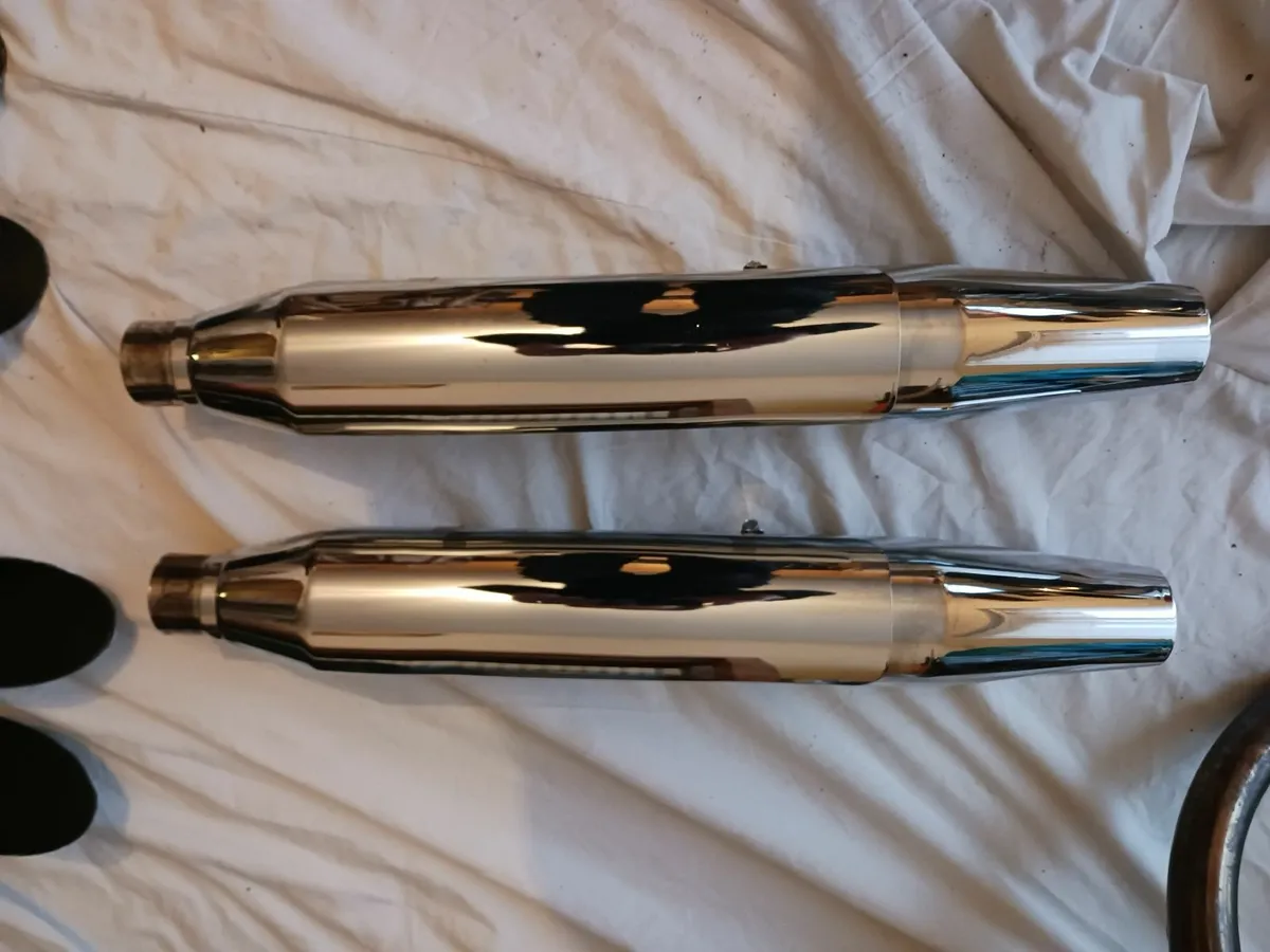 Harley exhausts & parts - Image 1