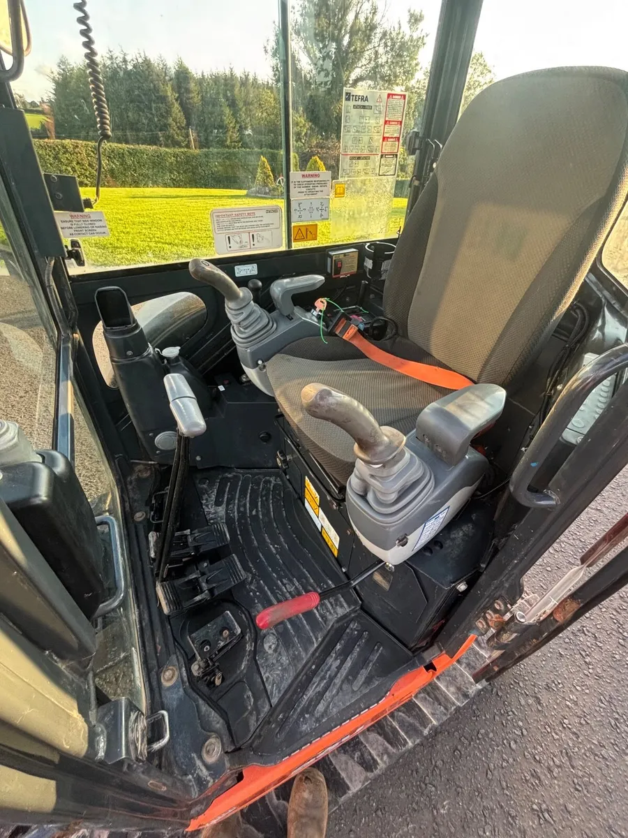 Hitachi Zaxis 26U - Image 3