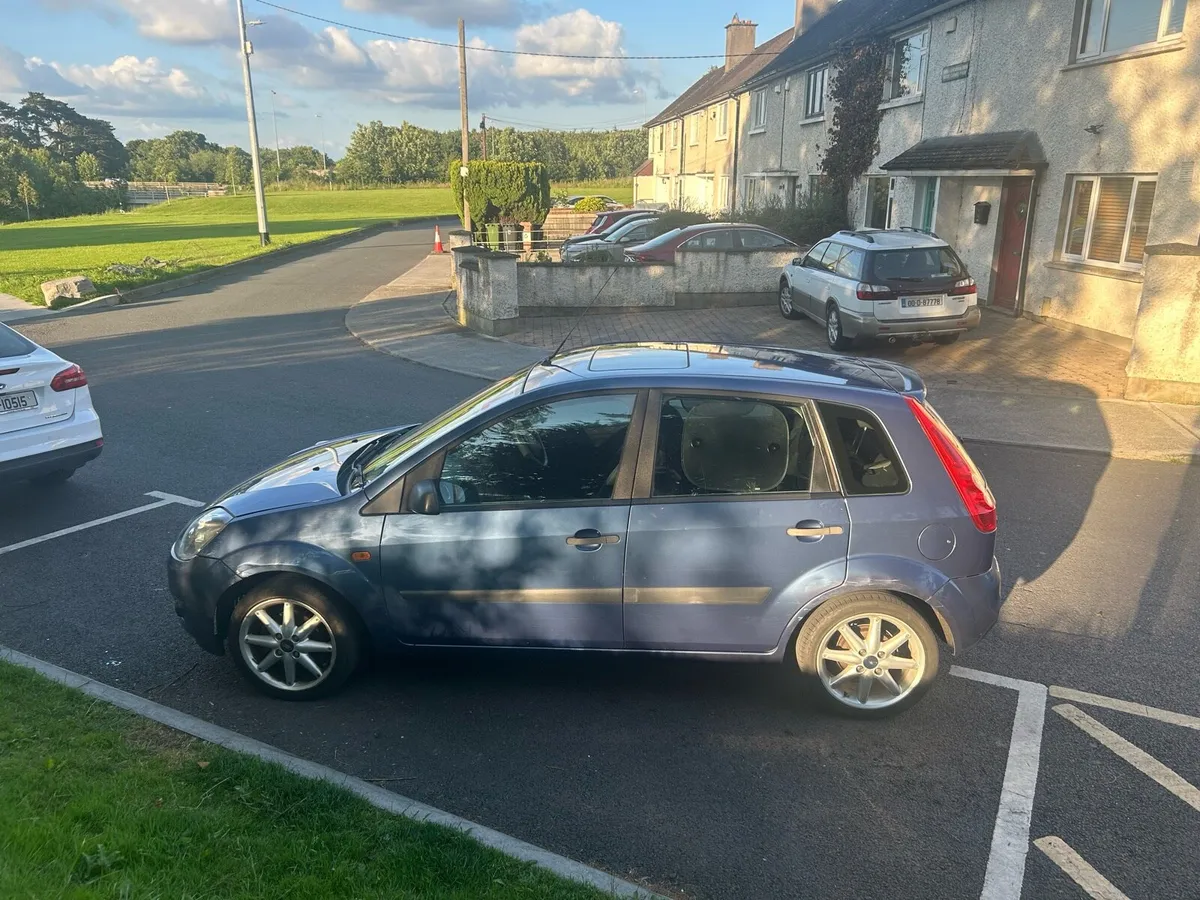 Ford Fiesta 2006 - Image 2