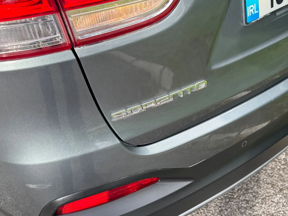 Kia Sorento 2015 5 seater 4x4 - Image 3