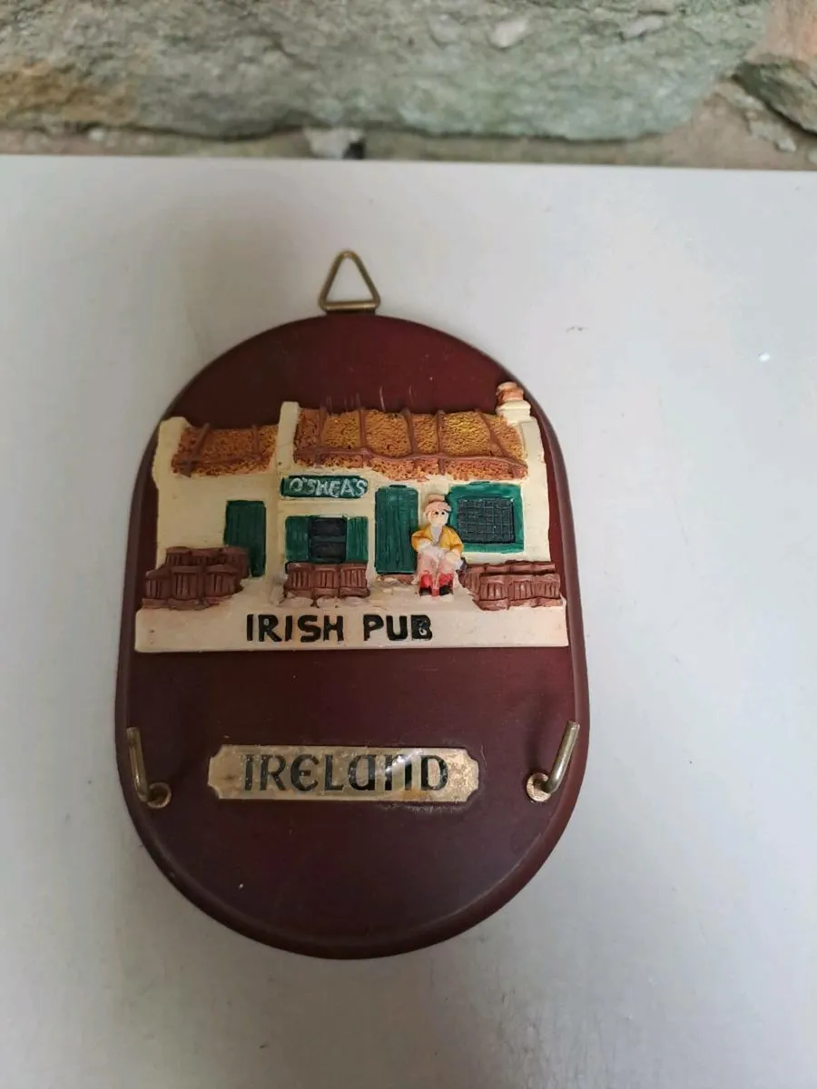 Ireland vintage keyholder - Image 1