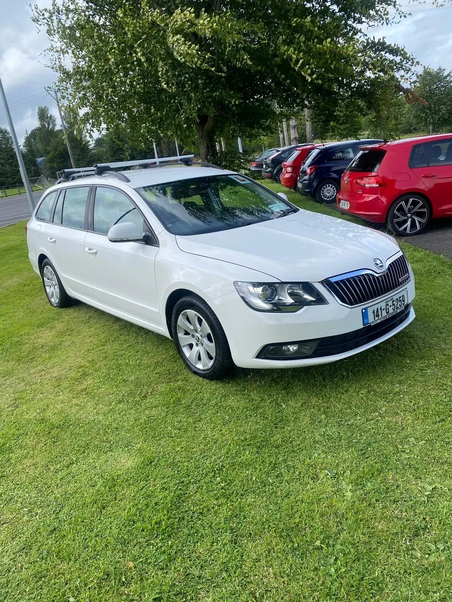 Skoda Superb Estate - Image 2