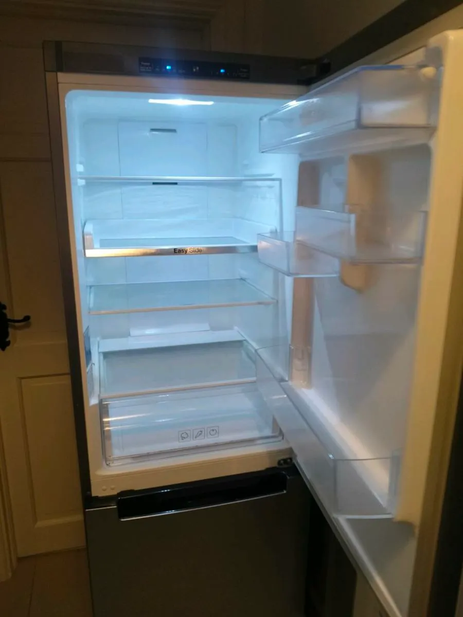 Fridge freezer - Image 4
