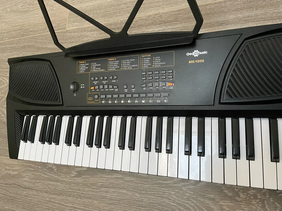 AS NEW Gear4Music Piano Keyboard - Image 2