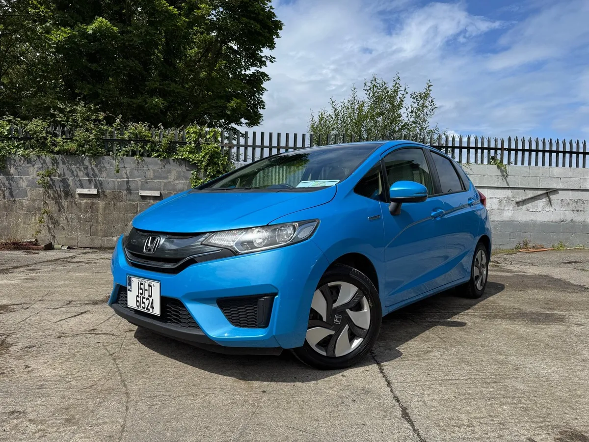 2015 HONDA FIT. 1 YEAR NCT. 94K KMS. AUTO 1.5L - Image 3