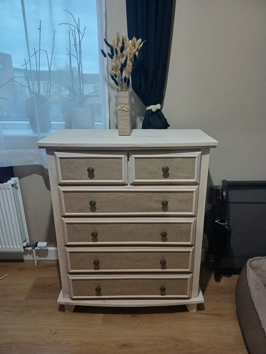 Chest of drawers - Image 1
