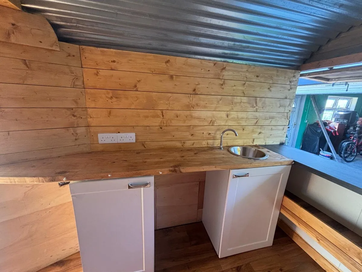 Horse box converted - Image 2