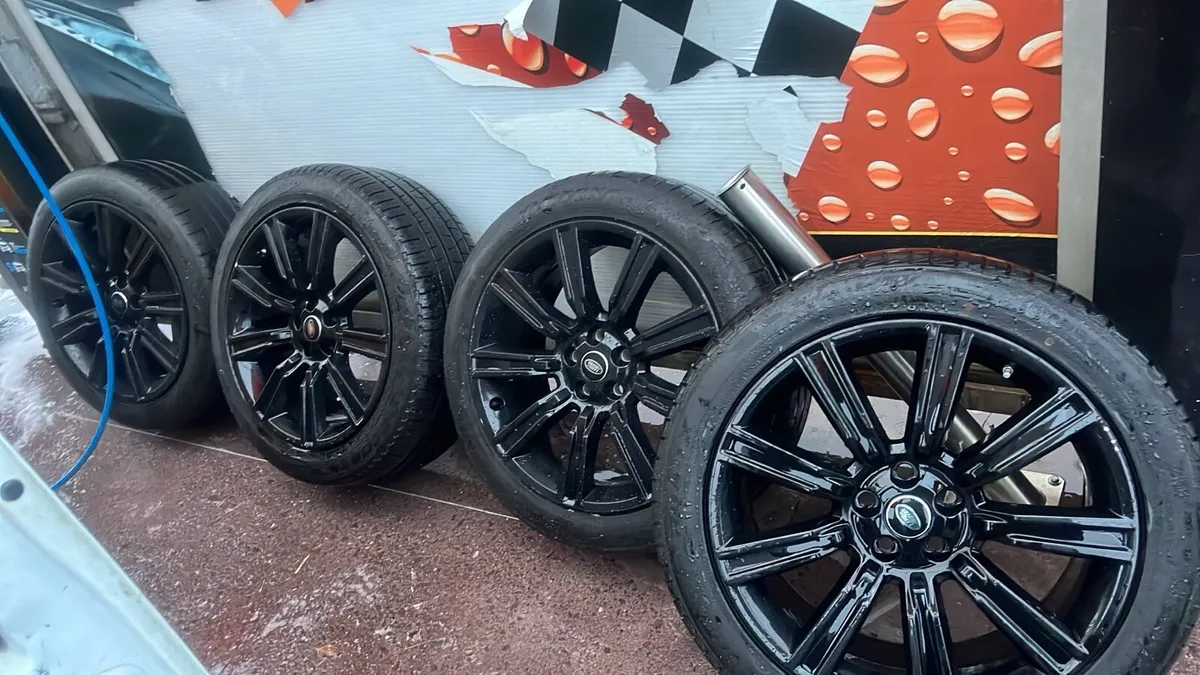 Genuine Landrover discovery wheels - Image 1