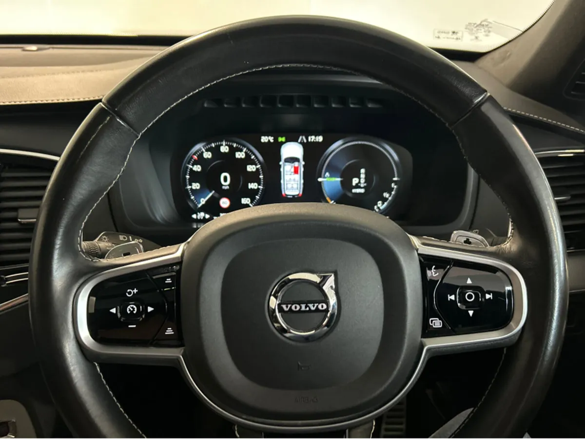 Volvo XC90 R-DESIGN T8 PHEV AWD - Image 4