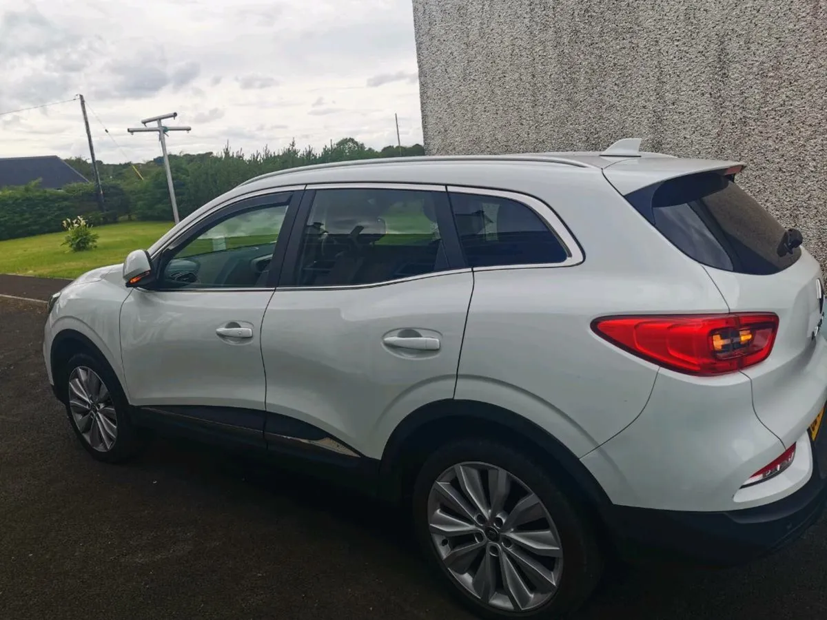 2020 Kadjar Renault, 1.3 petrol white - Image 1