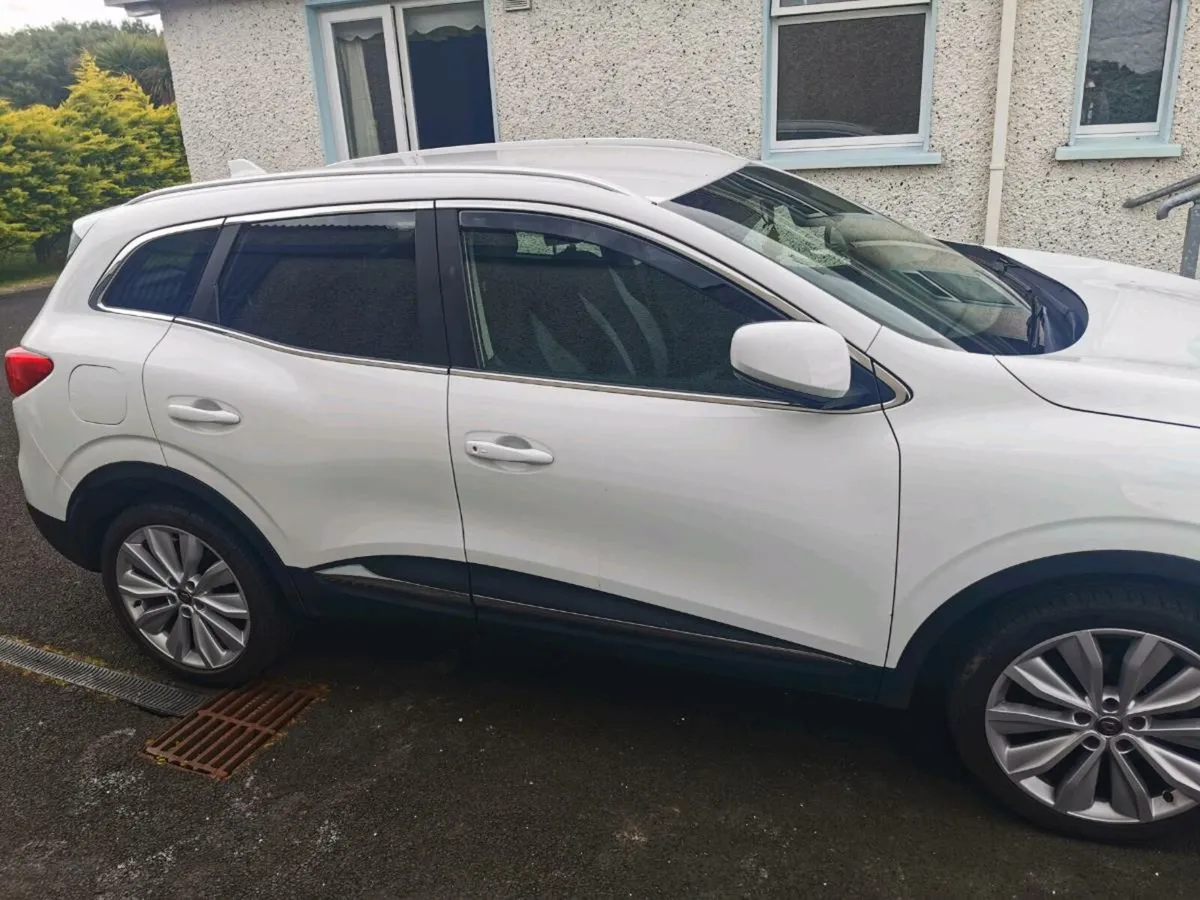 2020 Kadjar Renault, 1.3 petrol white - Image 3