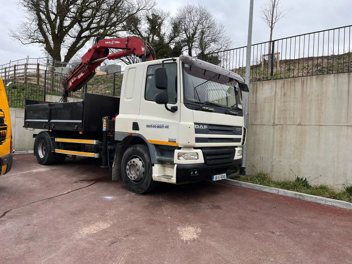 Daf 65 Grab/ tipper  truck - Image 1
