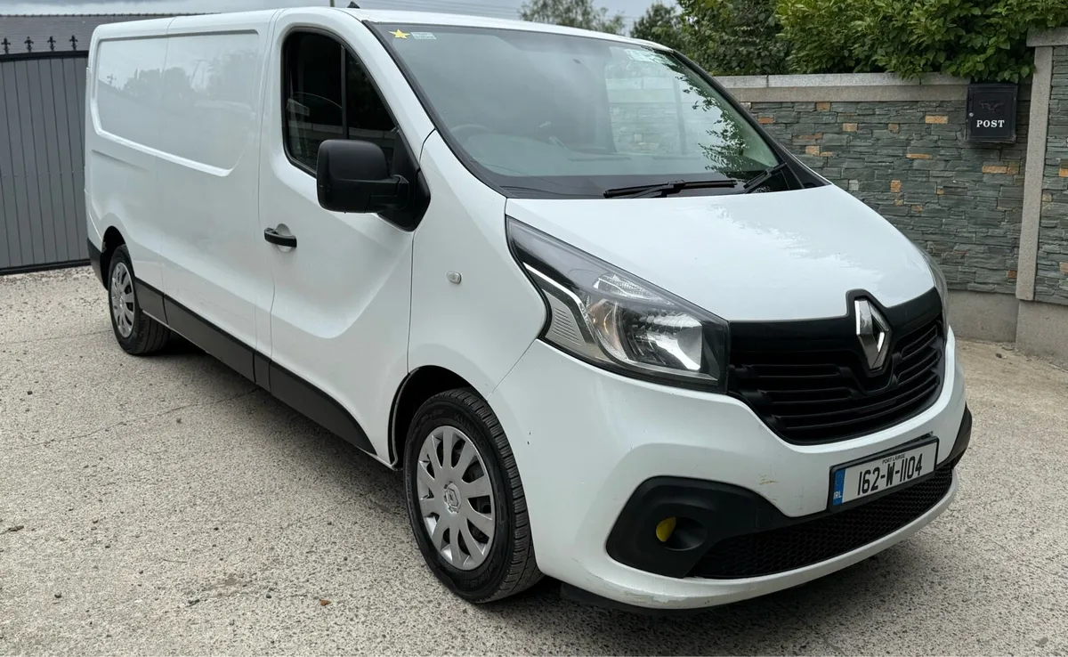 2016 Renault traffic sport - Image 1