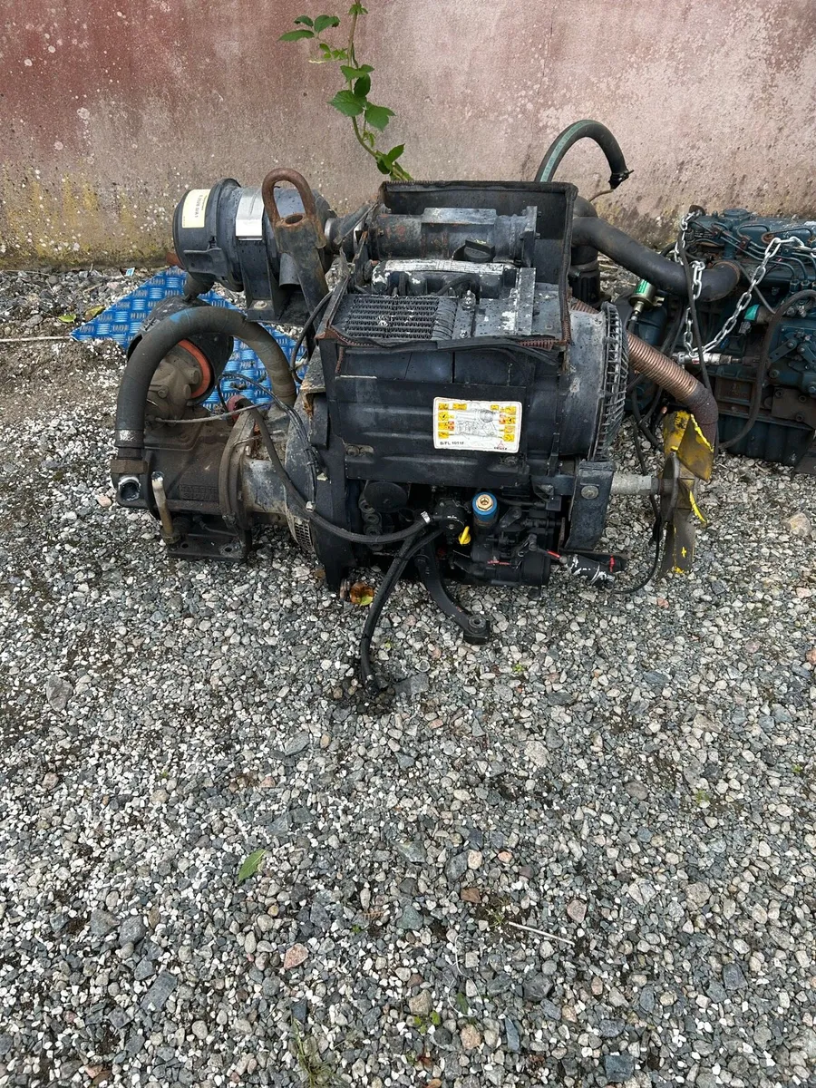 DEUTZ F2L1011F ENGINE 2 Cylinder Diesel Engine - Image 2
