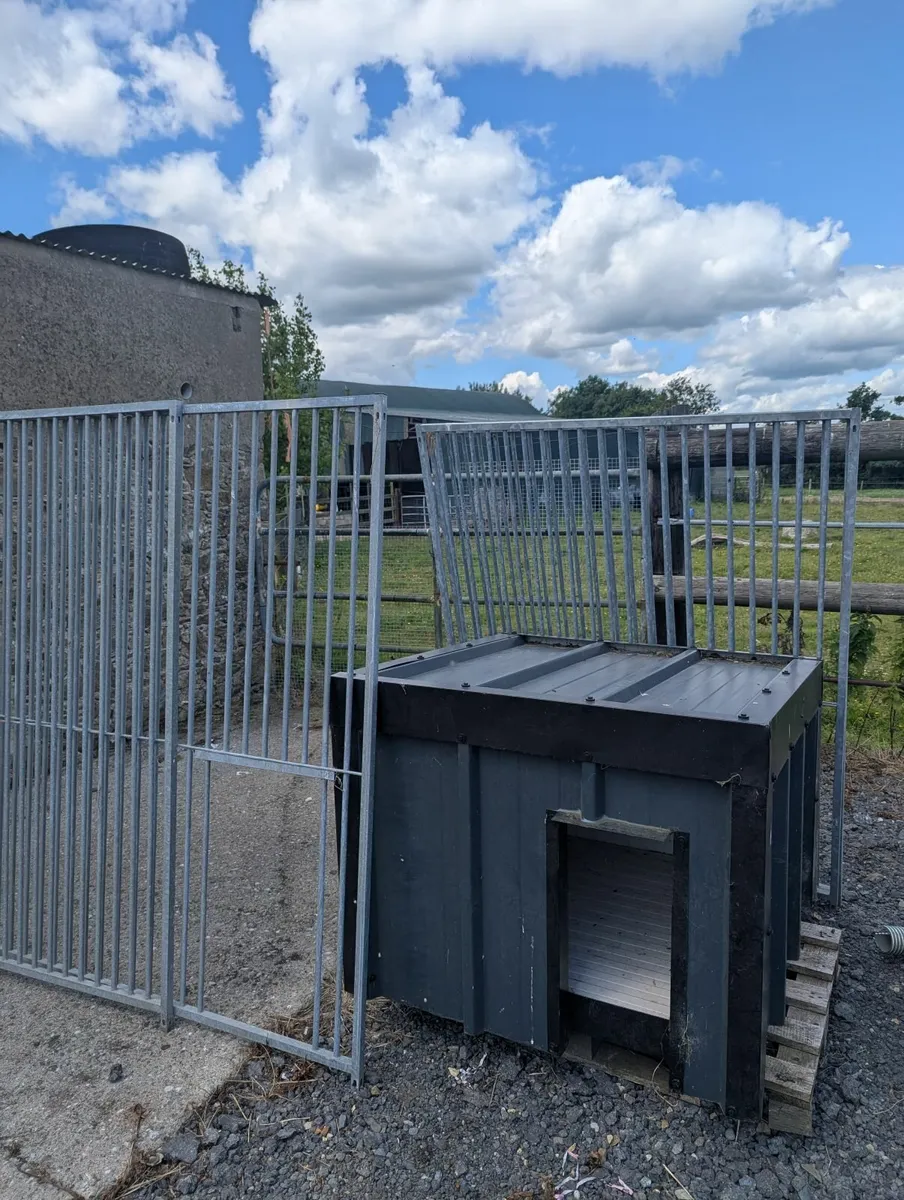 Dog kennel - Image 1