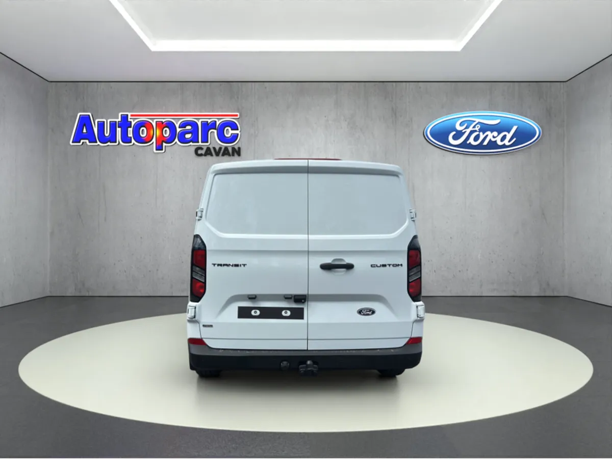 Ford Transit Custom Custom Crew Cab 2.5 PHEV 232PS - Image 4