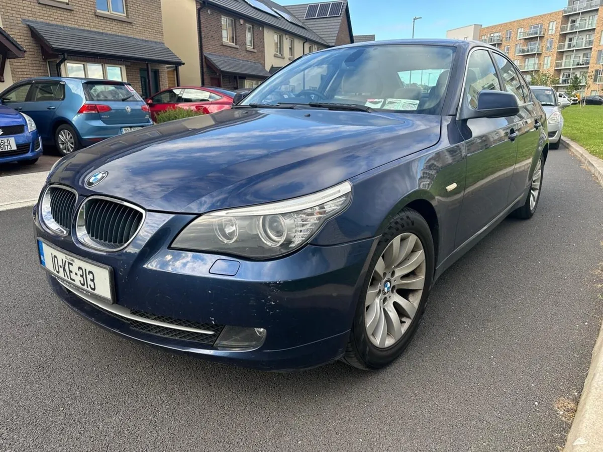 BMW 5-Series 2010 - Image 4