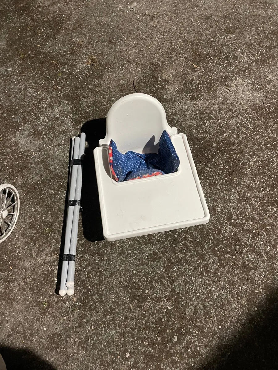 Feeding chair - Image 1