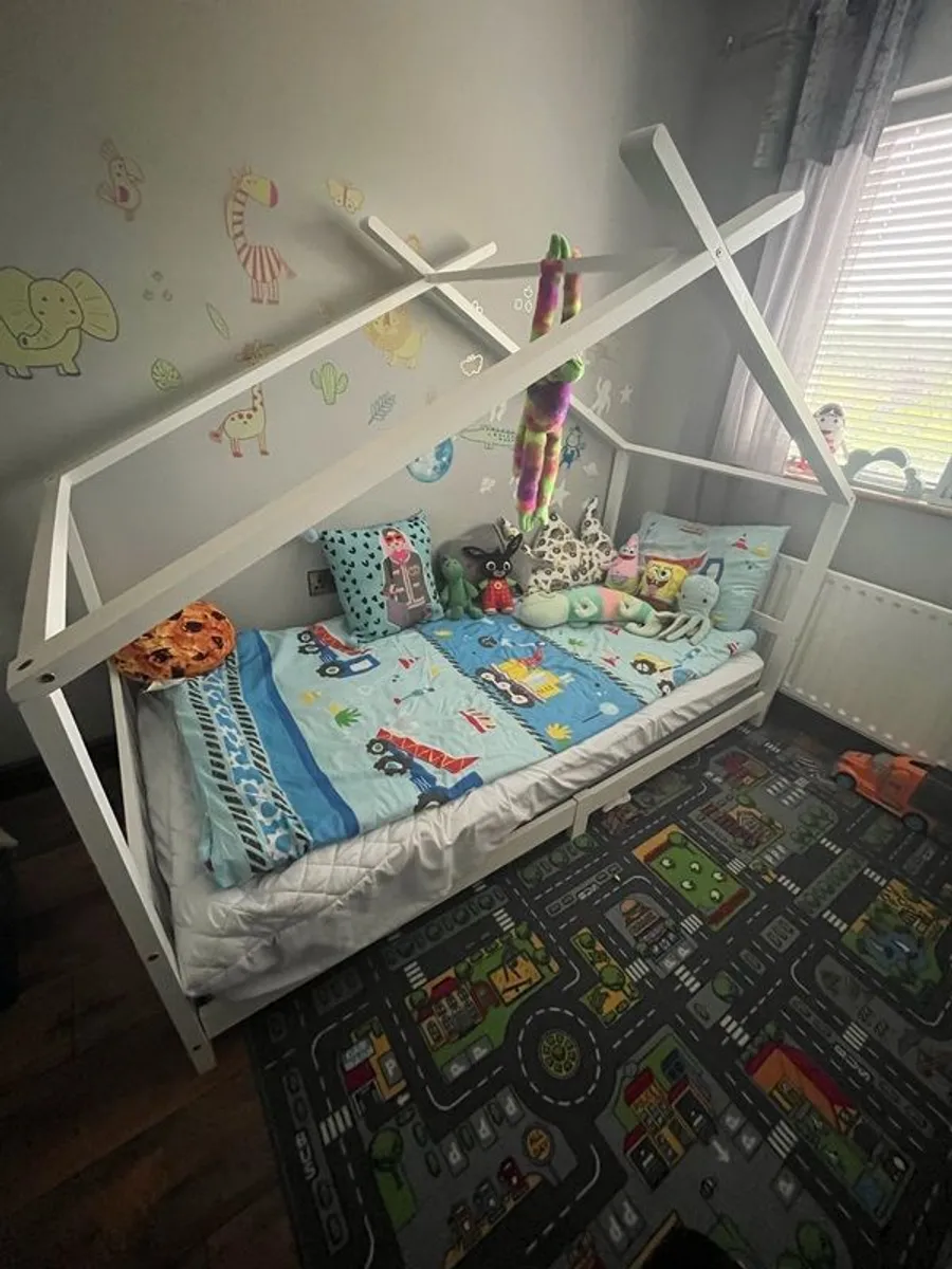Bed - Image 4