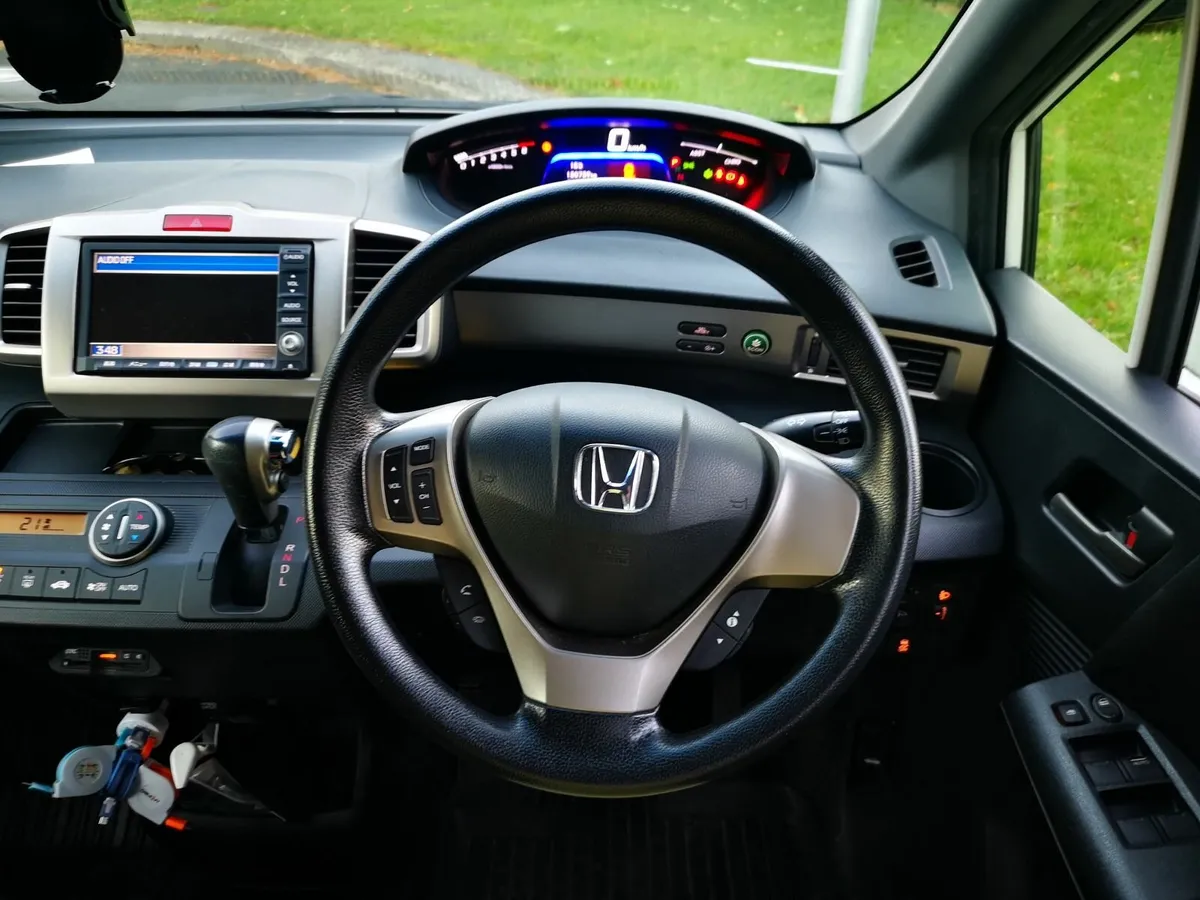 2012 Honda Freed Spike Hybrid Automatic 5 Seater - Image 4