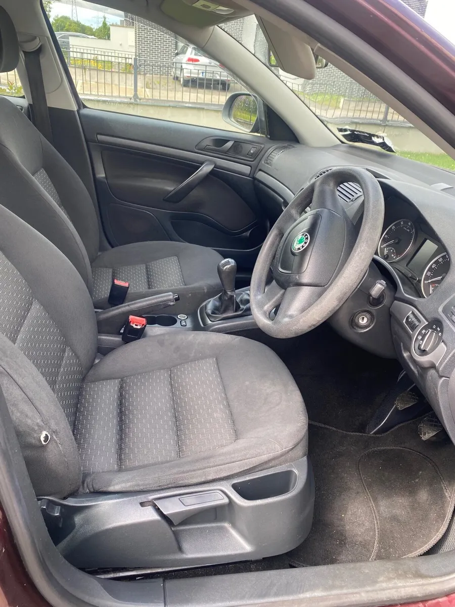 Skoda Octavia 2011 - Image 4