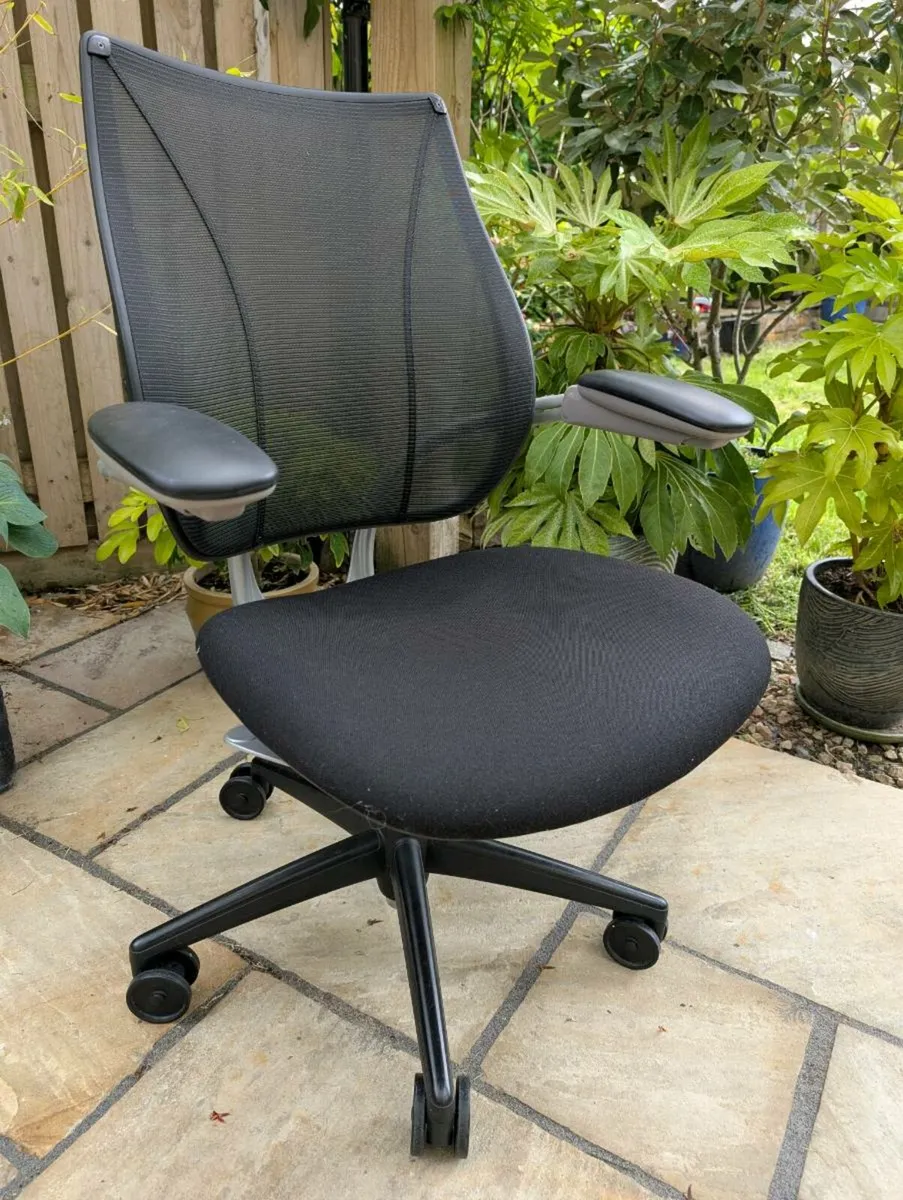 Ergonomic office chair - Image 3