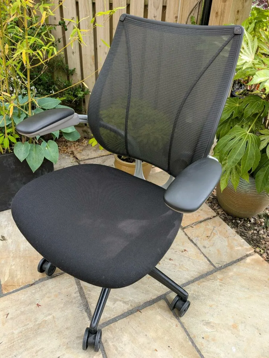 Ergonomic office chair - Image 4