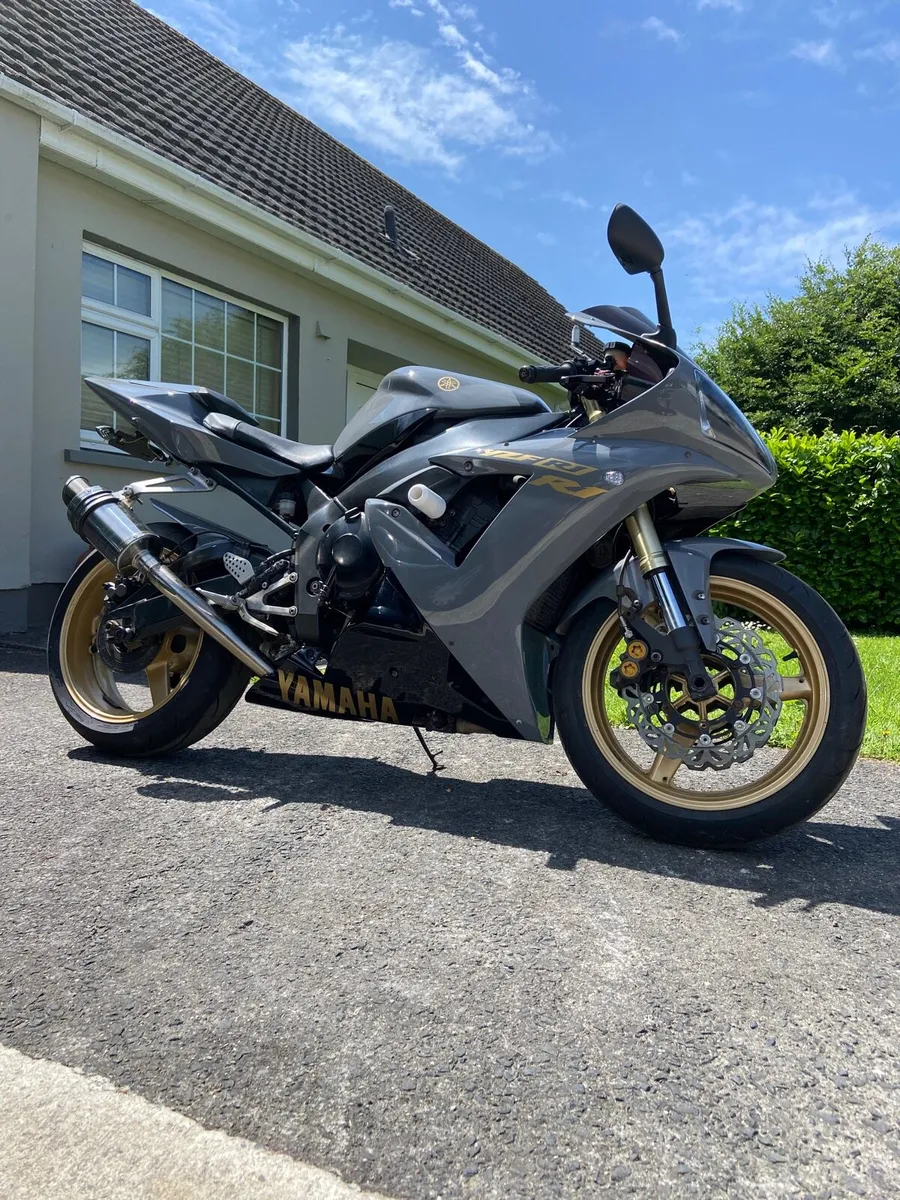 Yamaha R1 - Image 1