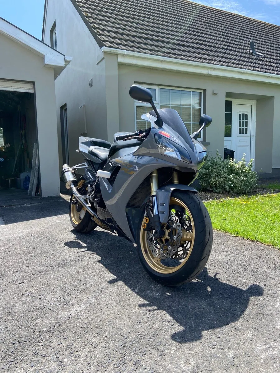 Yamaha R1 - Image 2