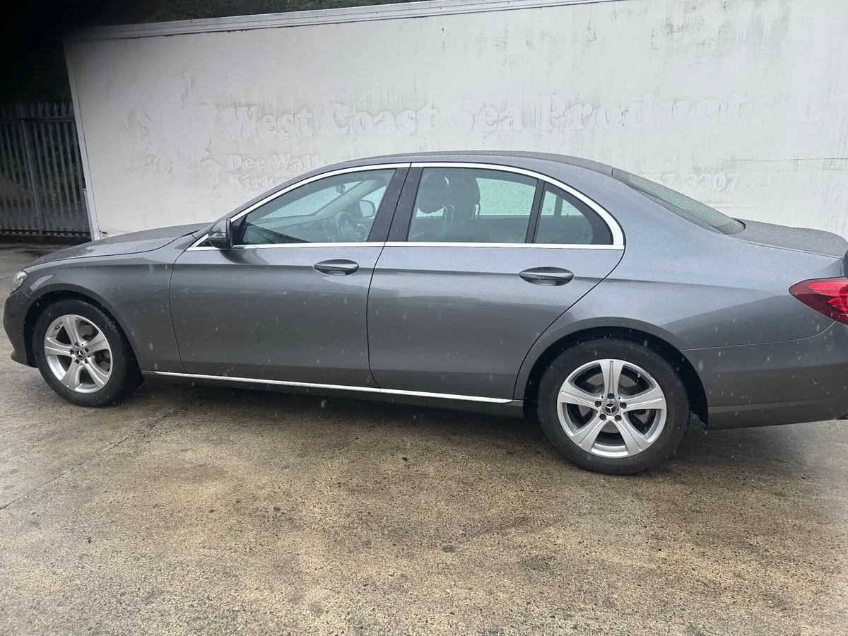 Mercedes-Benz E-Class 2018 - Image 2