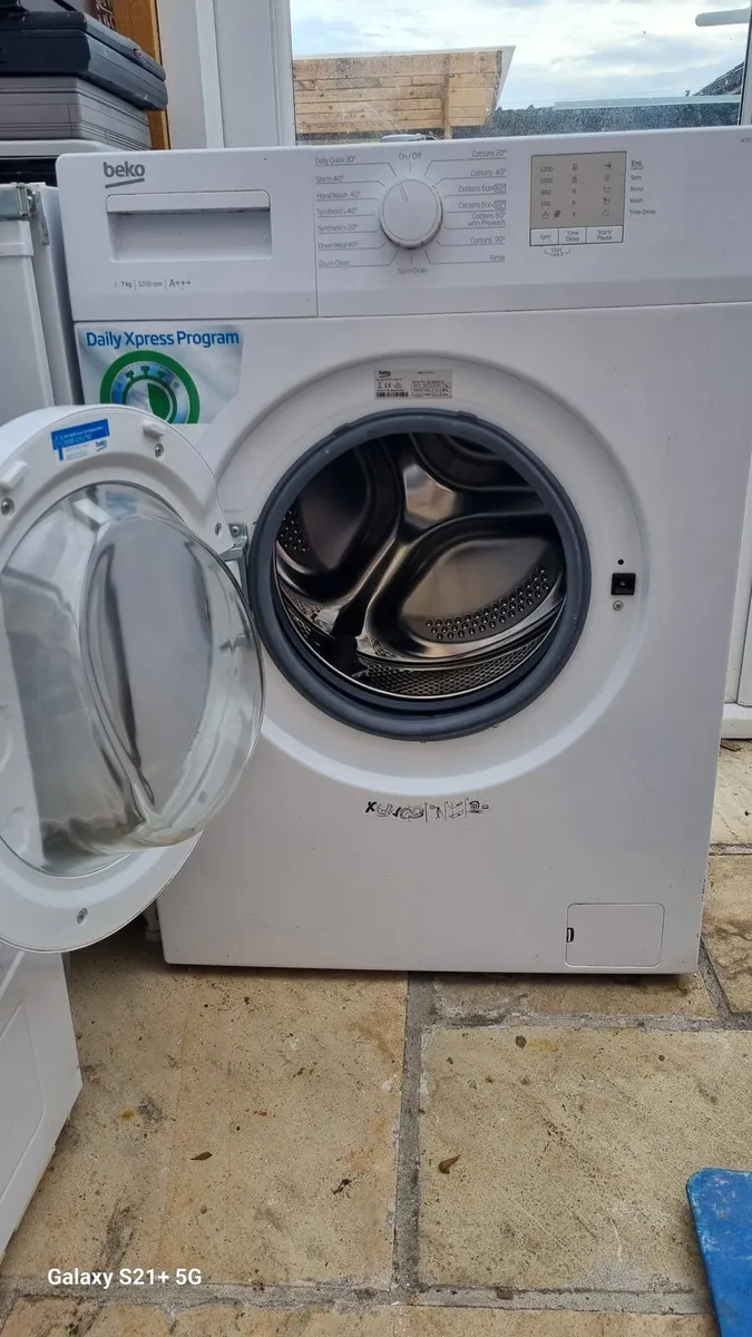 Washing machine - Image 1