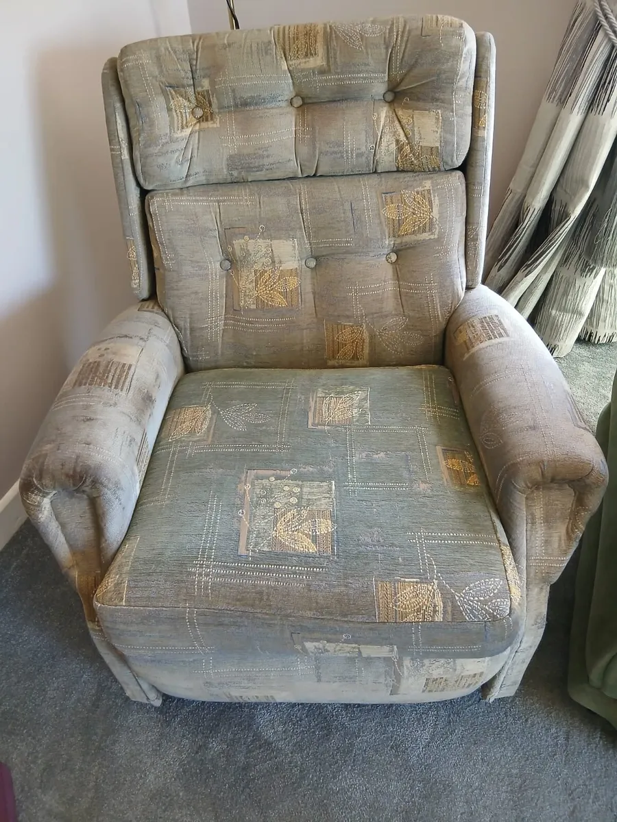 Suite of furniture - Image 4