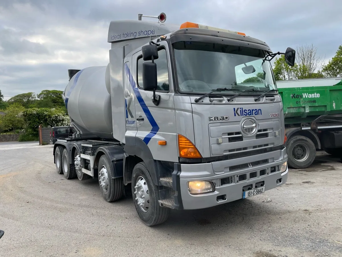 Hino  5 axle 39 T