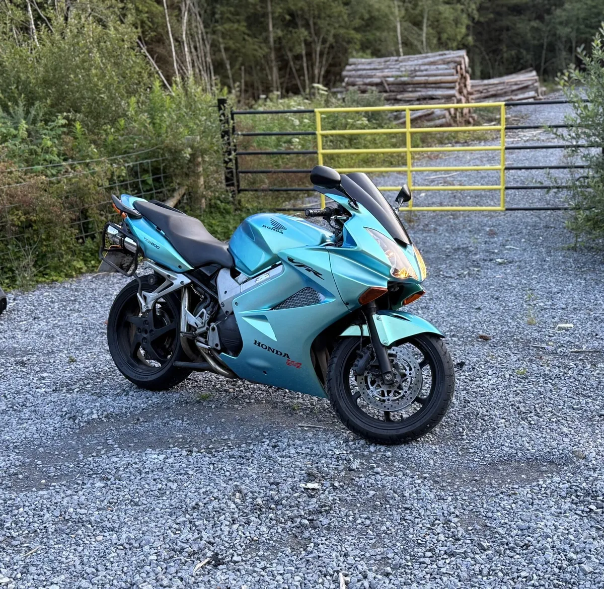Honda vfr 800 2005  🌟 - Image 1