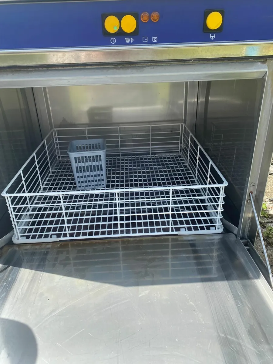 commercial dishwasher - Image 1